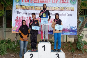 Juara 1 Lompat Jauh Putri