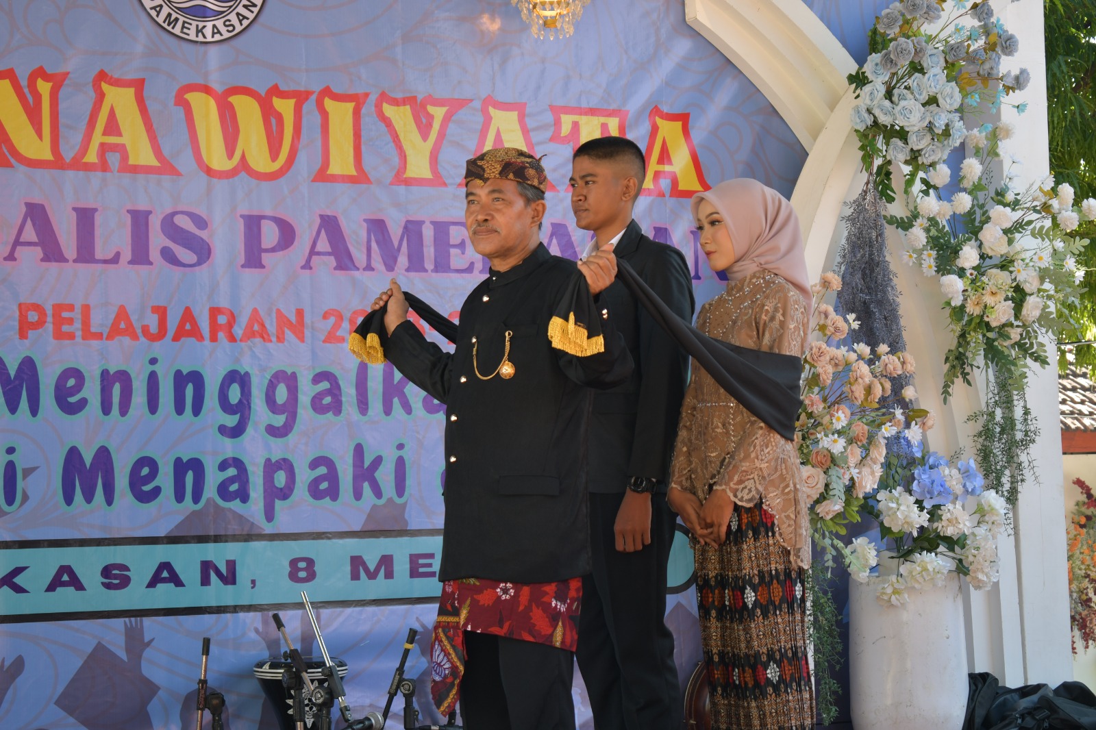 Read more about the article PURNAWIYATA SISWA-SISWI KELAS XII SMAN 1 GALIS